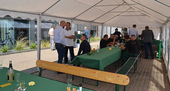 Geselliges Zusammensitzen mit der Belegschaft